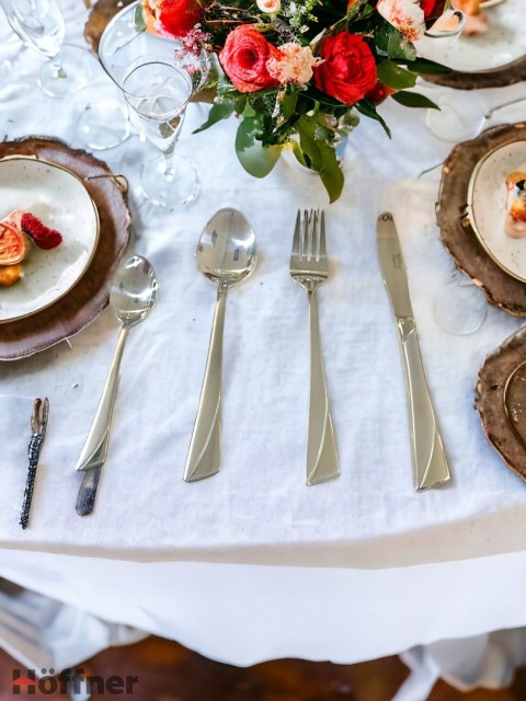 Serwis obiadowy Hoffner Elegance Zestaw sztućców 24el Serwis obiadowy Hoffner Elegance Zestaw sztućców 24el